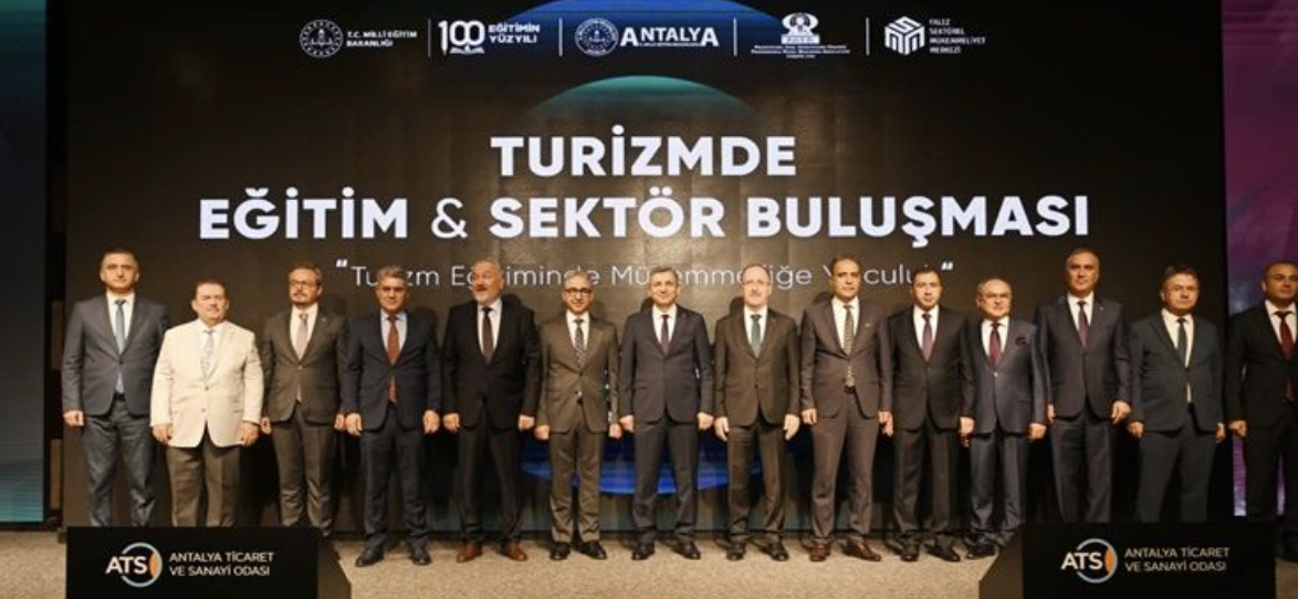 Turizmde Eğitim-Sektör temsilcileri Antalya'da buluştu